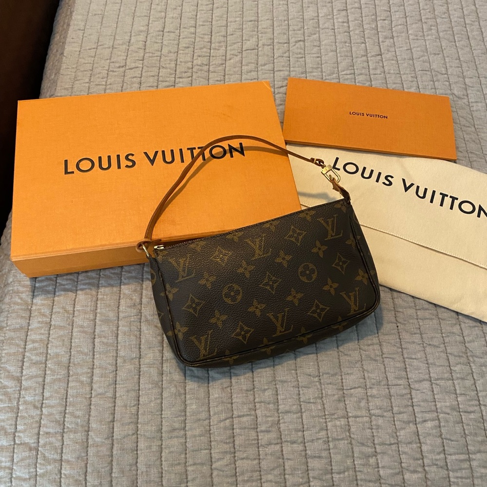 Louis Vuitton Pochette full set